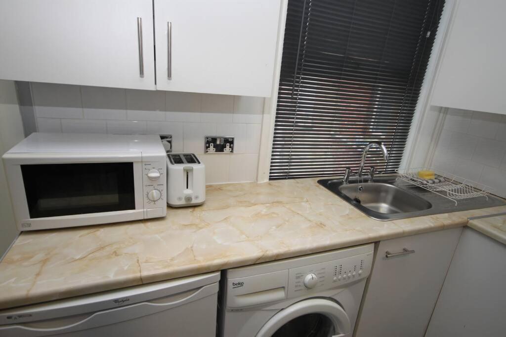 Appartamento Barton Beachside - Penthouse Twobedroom Apartment, Double & Twins - & Promenade Location - Over 21's, Family Friendly Only, Id Required, Stairs Access, Free Parking *